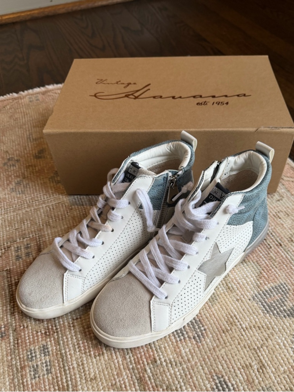 Vintage Havana White & Blue High-Top Star Sneakers